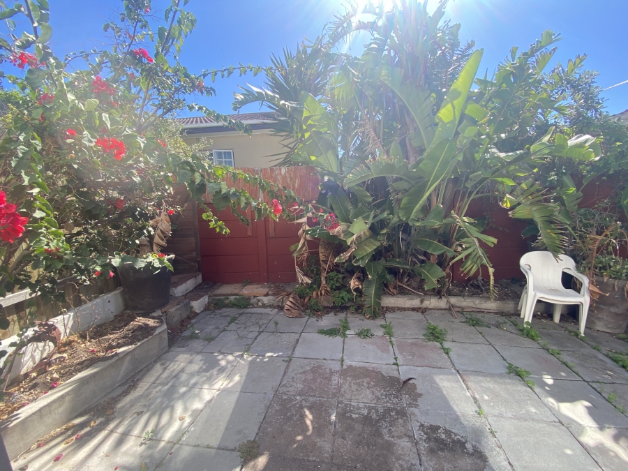 To Let 2 Bedroom Property for Rent in Muizenberg Western Cape